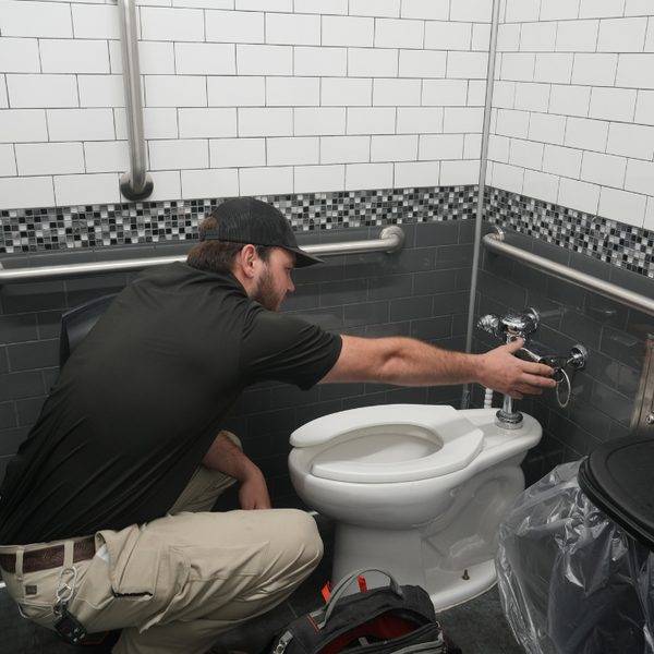 1-Tom-Plumber